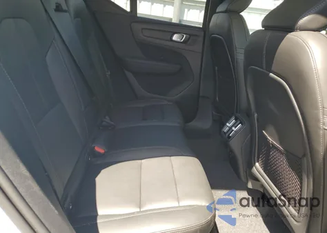 2024 Volvo Xc40 Plus z USA, uszkodzony, nr VIN YV4L12UE1R2379682